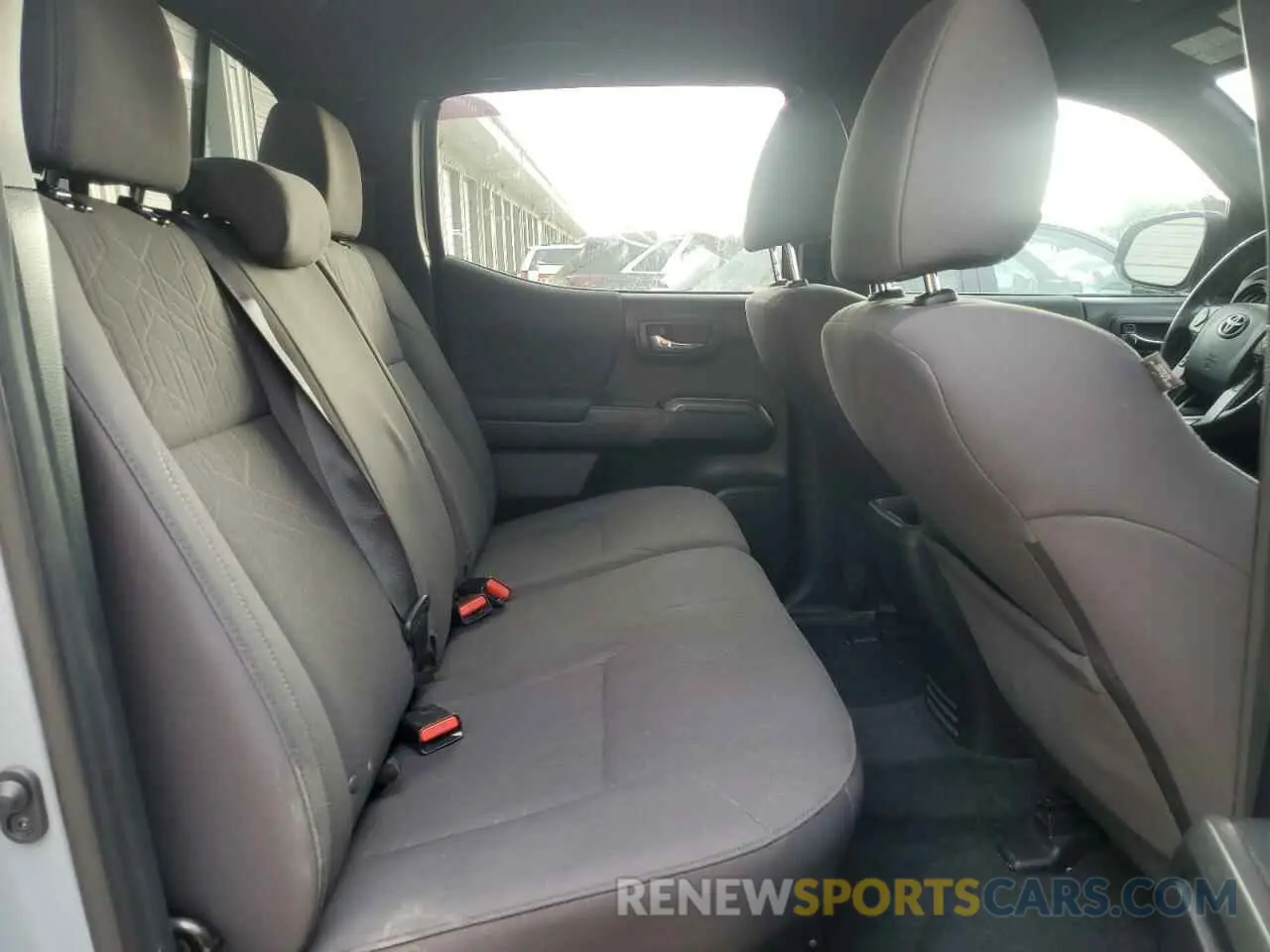 10 Photograph of a damaged car 3TMCZ5ANXKM275837 TOYOTA TACOMA 2019