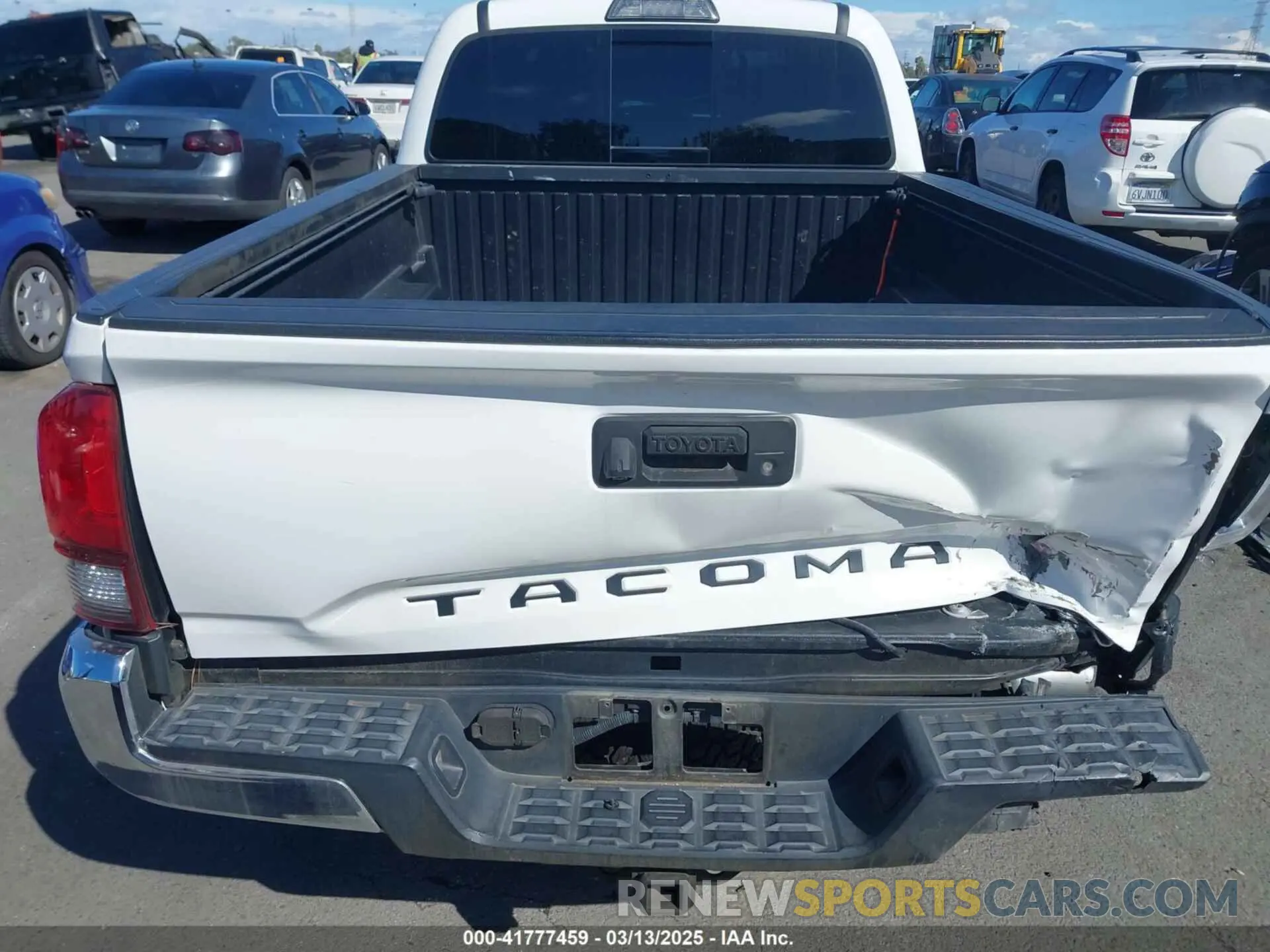 18 Фотография поврежденного автомобиля 3TMDZ5BN1KM055778 TOYOTA TACOMA 2019