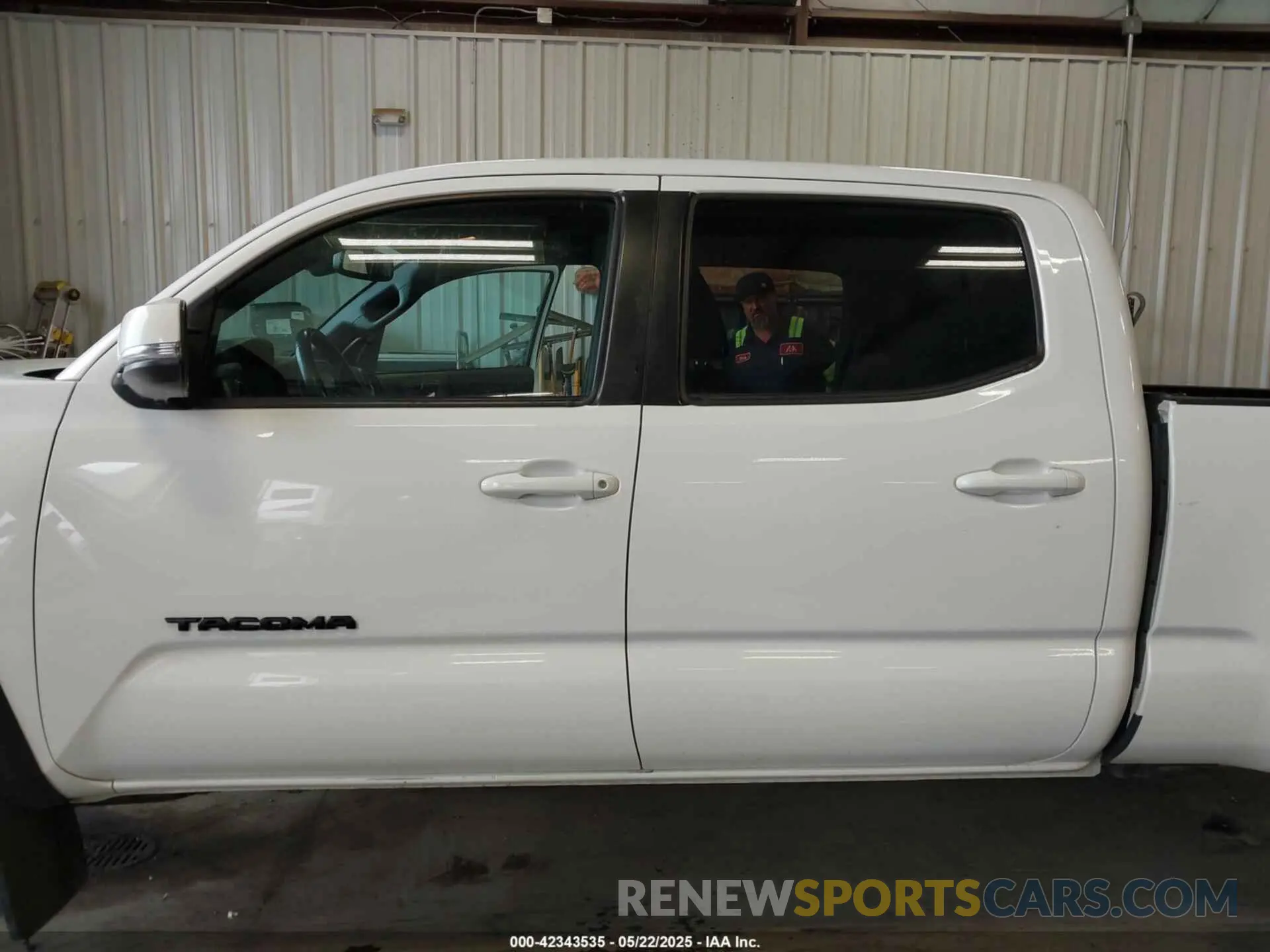 14 Фотография поврежденного автомобиля 3TMDZ5BN3KM071352 TOYOTA TACOMA 2019