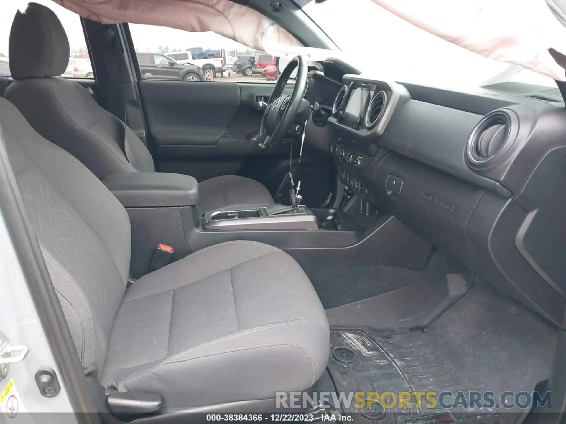 5 Photograph of a damaged car 3TMDZ5BN3KM075207 TOYOTA TACOMA 2019