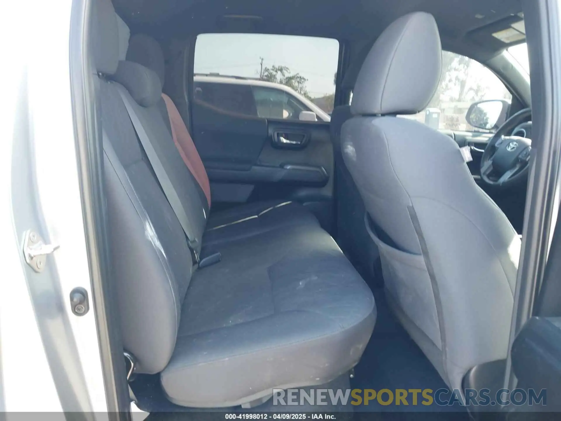 8 Фотография поврежденного автомобиля 3TMDZ5BN4KM076270 TOYOTA TACOMA 2019