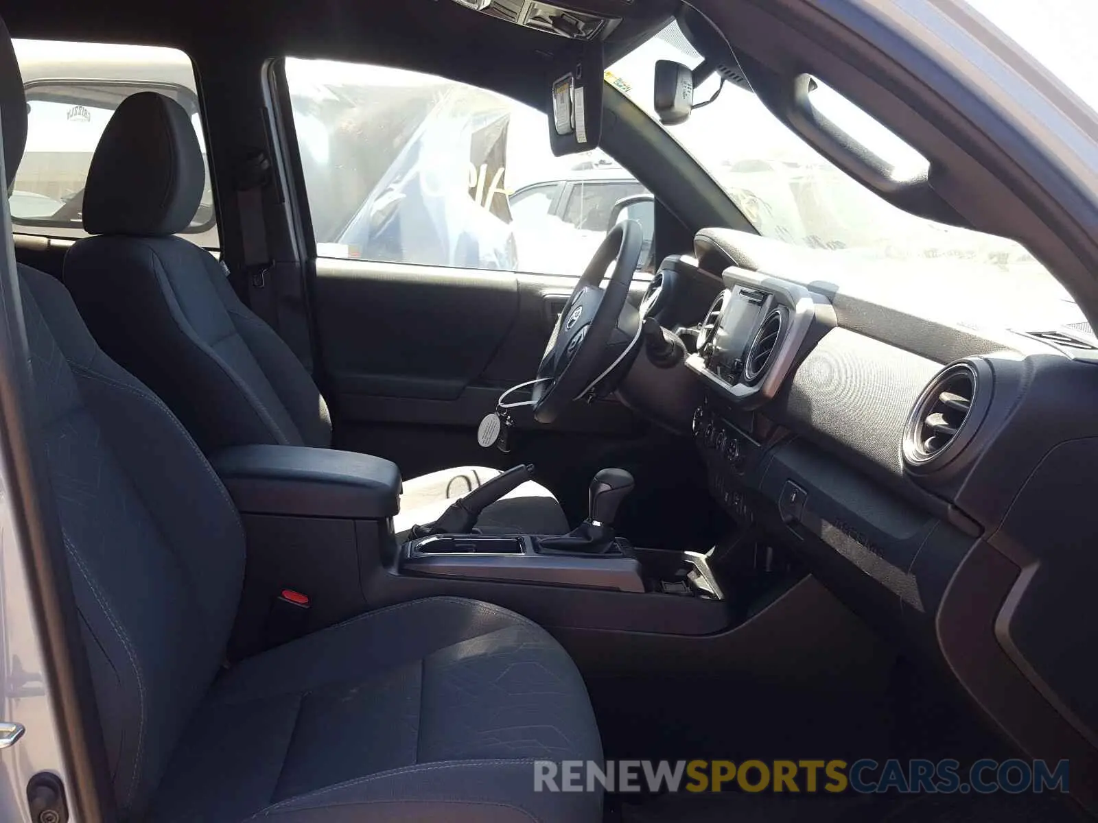 5 Photograph of a damaged car 3TMDZ5BN5KM073314 TOYOTA TACOMA 2019