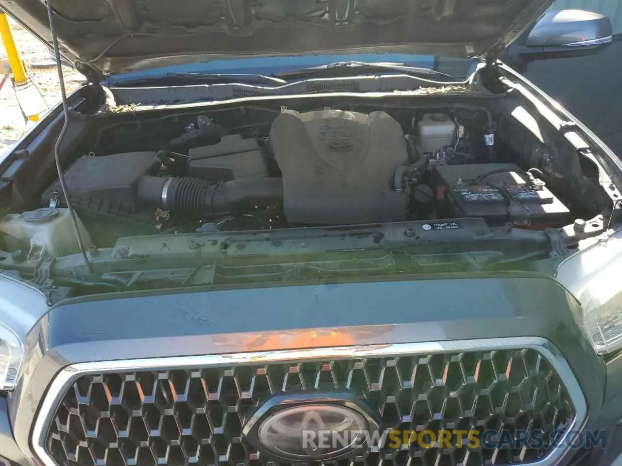 11 Photograph of a damaged car 3TMDZ5BN8KM069547 TOYOTA TACOMA 2019