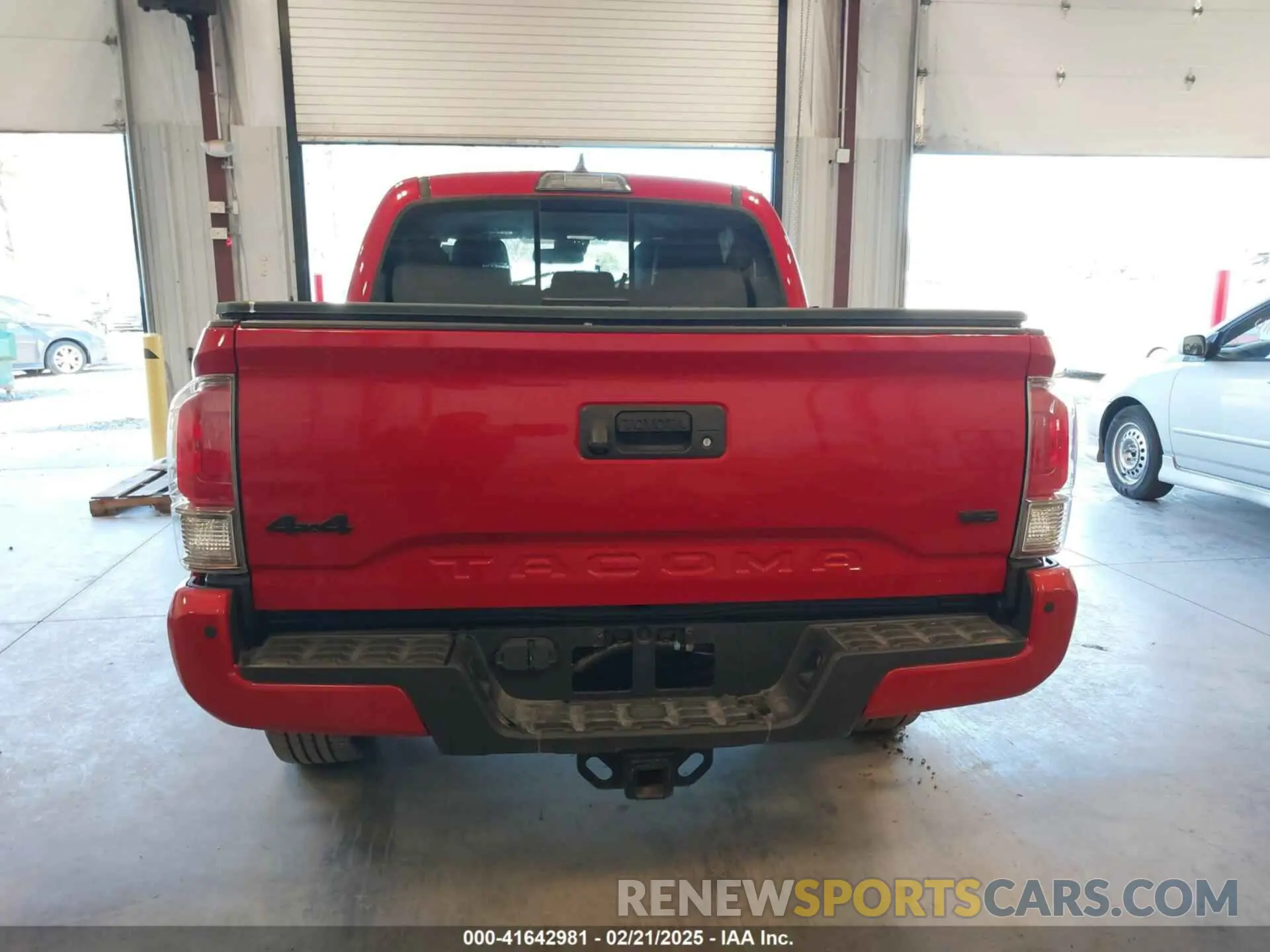 15 Photograph of a damaged car 3TMGZ5AN5KM270398 TOYOTA TACOMA 2019