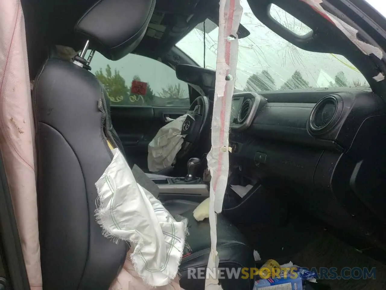 5 Photograph of a damaged car 3TMGZ5AN7KM269057 TOYOTA TACOMA 2019