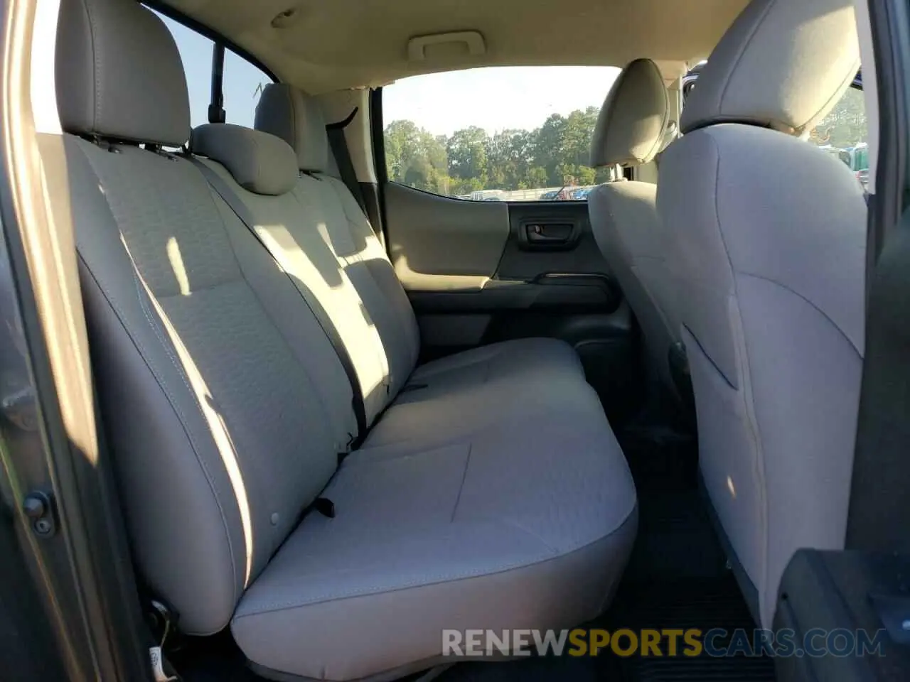 6 Photograph of a damaged car 5TFAX5GN0KX156256 TOYOTA TACOMA 2019