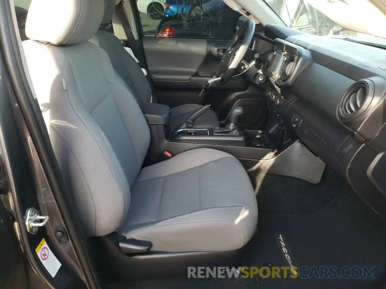5 Photograph of a damaged car 5TFAX5GN2KX160776 TOYOTA TACOMA 2019