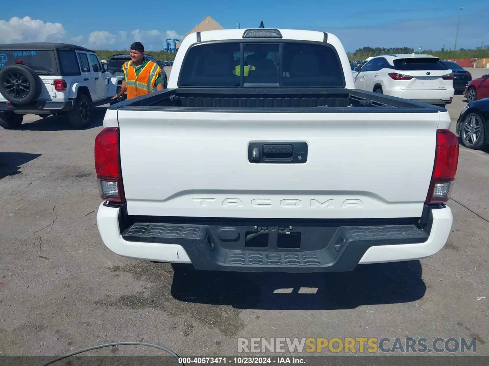 16 Photograph of a damaged car 5TFAX5GN8KX144193 TOYOTA TACOMA 2019
