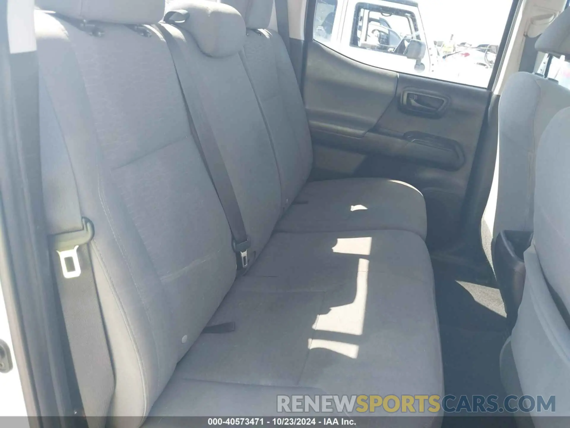 8 Photograph of a damaged car 5TFAX5GN8KX144193 TOYOTA TACOMA 2019