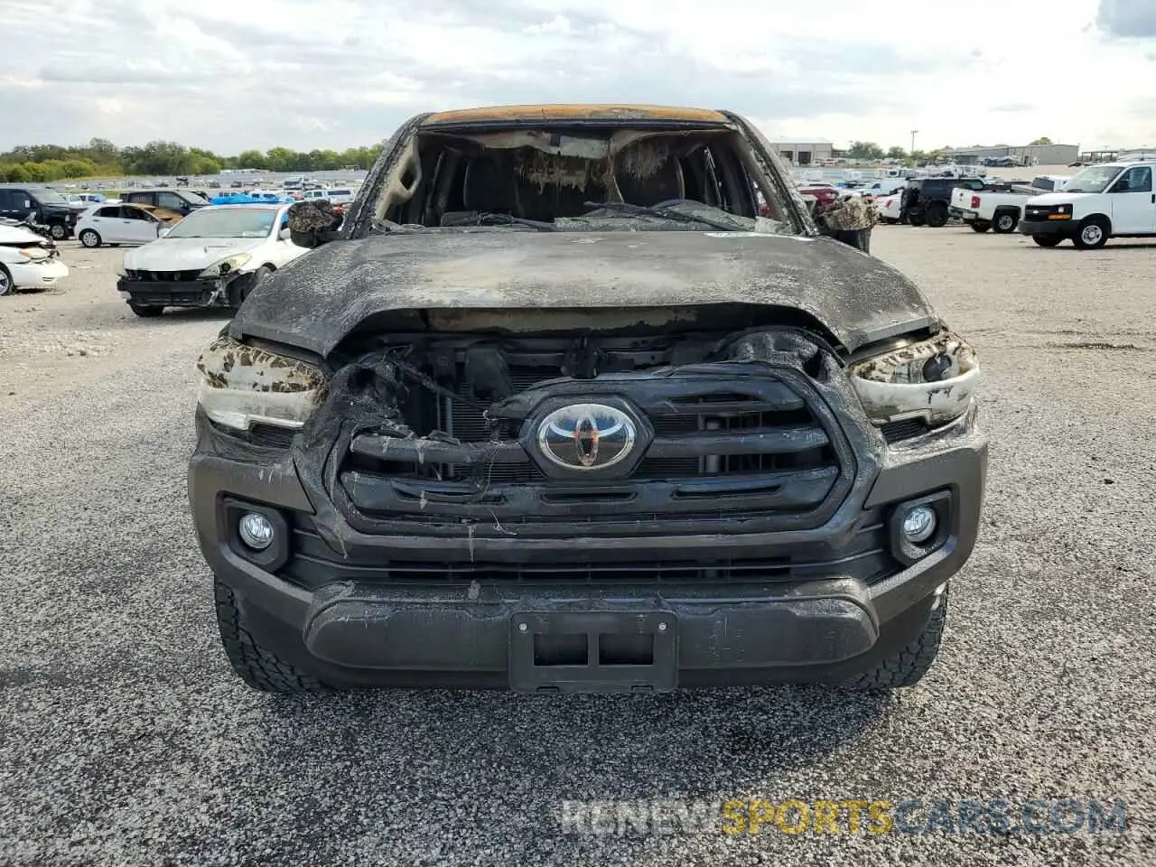 5 Photograph of a damaged car 5TFAX5GN8KX155405 TOYOTA TACOMA 2019