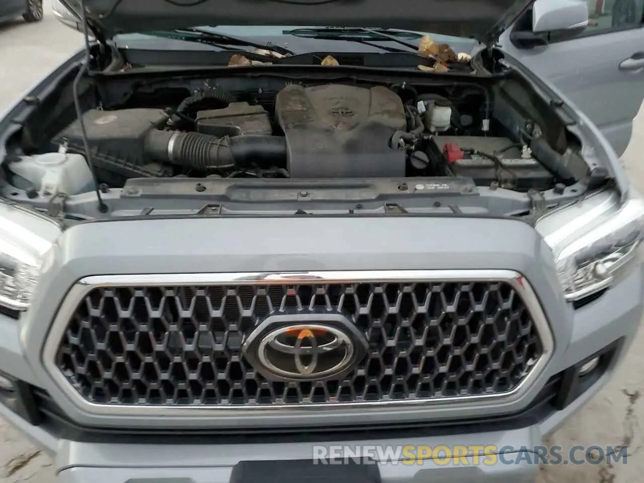 11 Photograph of a damaged car 5TFAZ5CN0KX077962 TOYOTA TACOMA 2019
