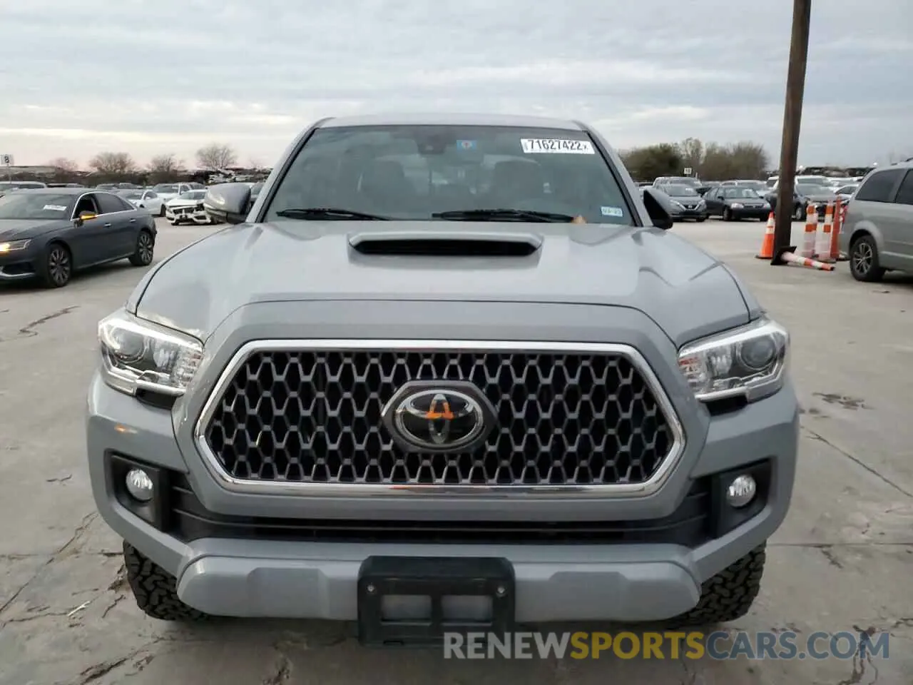 5 Photograph of a damaged car 5TFAZ5CN0KX077962 TOYOTA TACOMA 2019