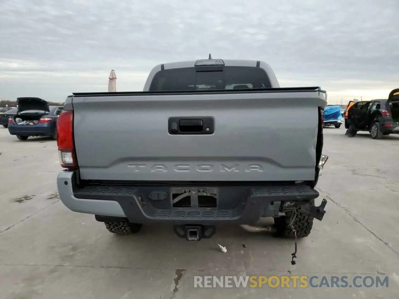 6 Photograph of a damaged car 5TFAZ5CN0KX077962 TOYOTA TACOMA 2019
