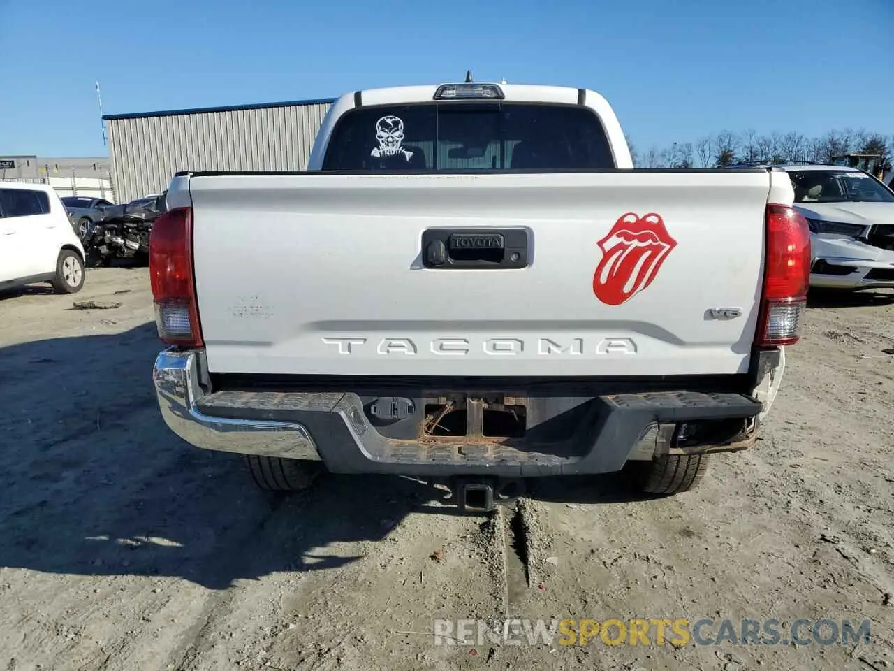 6 Photograph of a damaged car 5TFAZ5CN1KX072625 TOYOTA TACOMA 2019