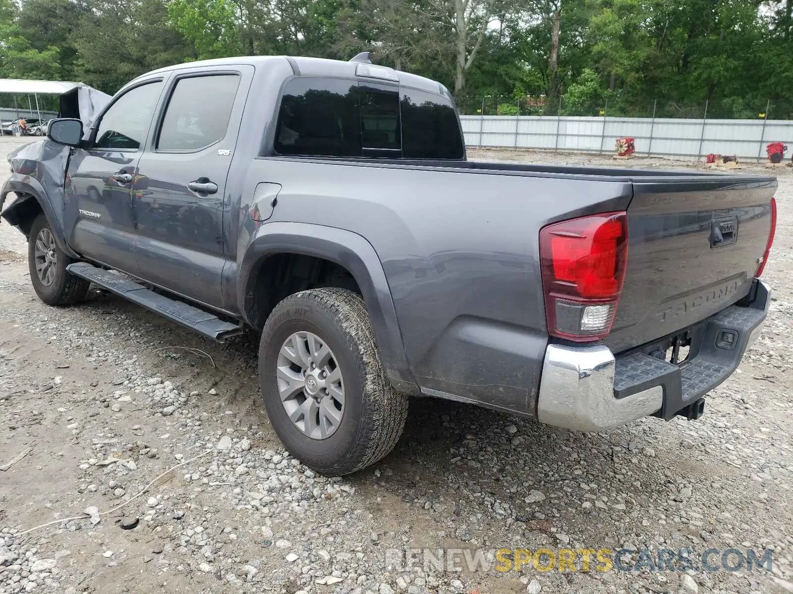 3 Photograph of a damaged car 5TFAZ5CN1KX079025 TOYOTA TACOMA 2019