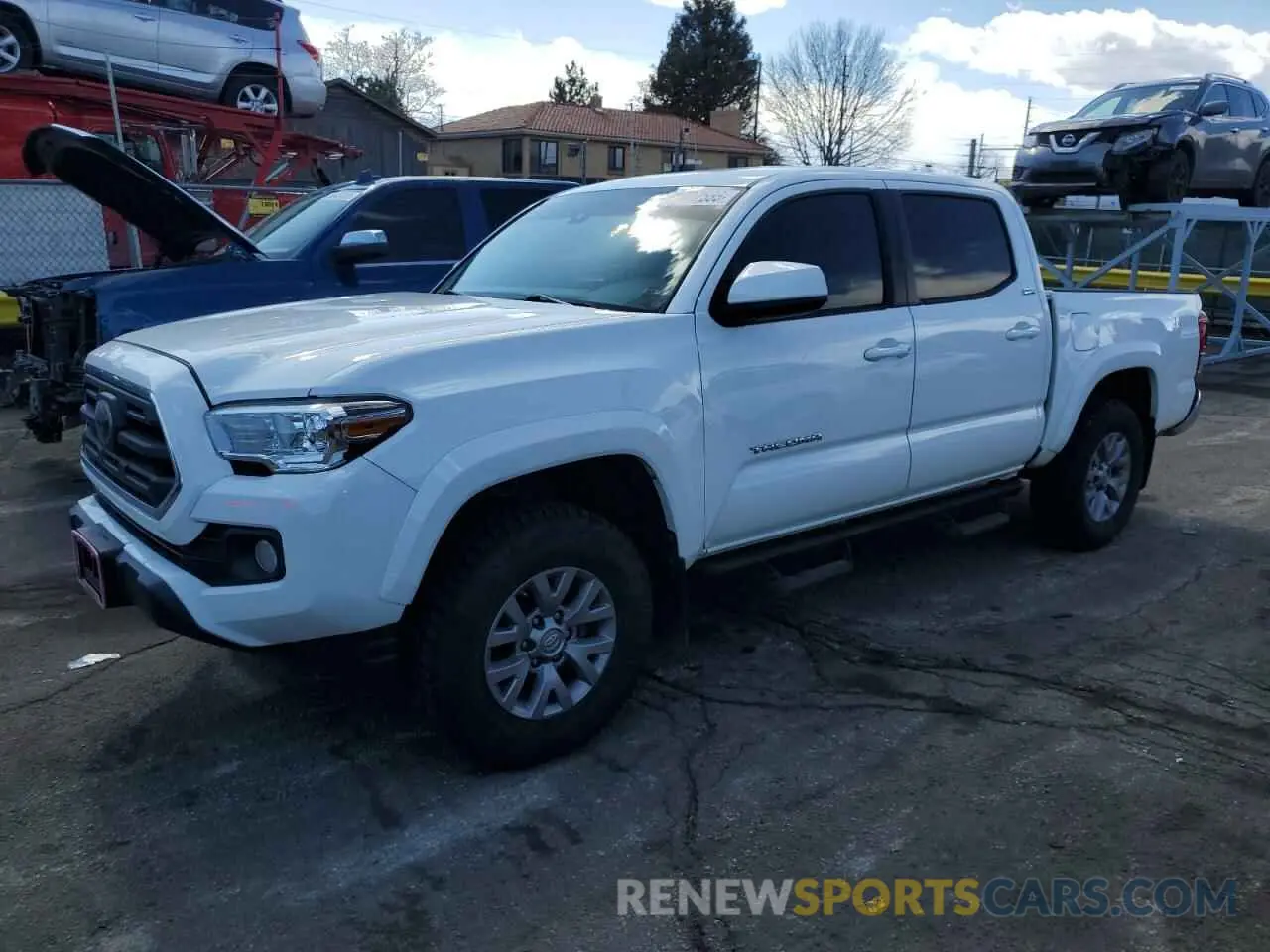 1 Photograph of a damaged car 5TFAZ5CN1KX086878 TOYOTA TACOMA 2019