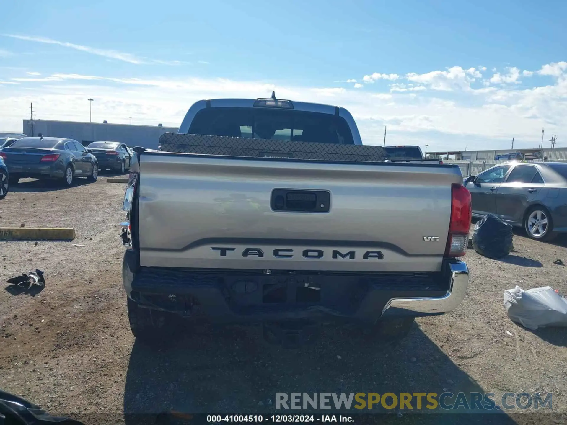16 Photograph of a damaged car 5TFAZ5CN2KX075226 TOYOTA TACOMA 2019