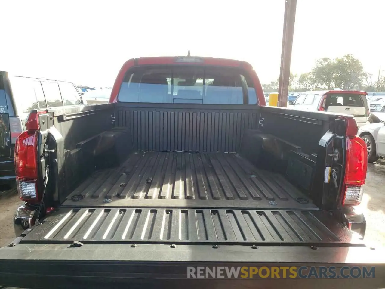9 Photograph of a damaged car 5TFAZ5CN2KX075453 TOYOTA TACOMA 2019