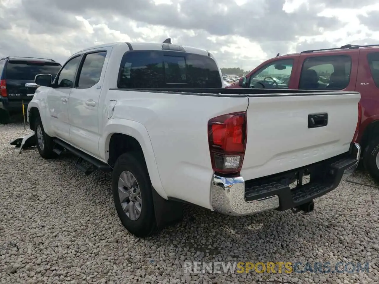 3 Photograph of a damaged car 5TFAZ5CN2KX076490 TOYOTA TACOMA 2019
