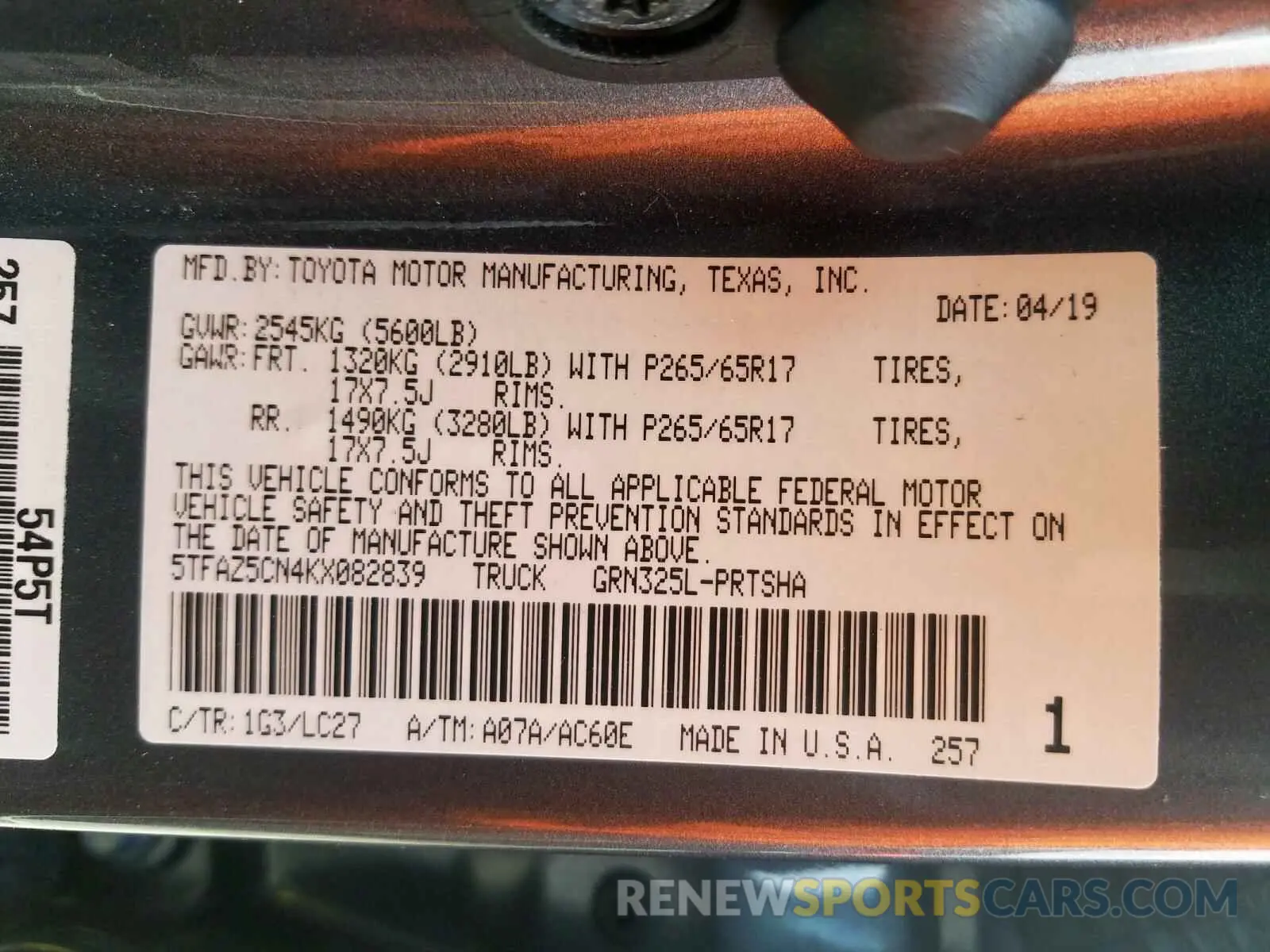 10 Photograph of a damaged car 5TFAZ5CN4KX082839 TOYOTA TACOMA 2019