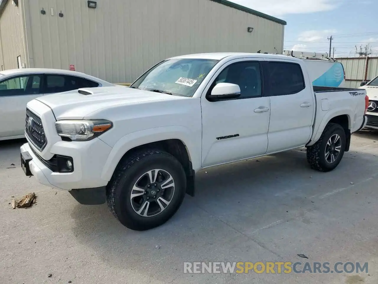 1 Photograph of a damaged car 5TFAZ5CN5KX084616 TOYOTA TACOMA 2019