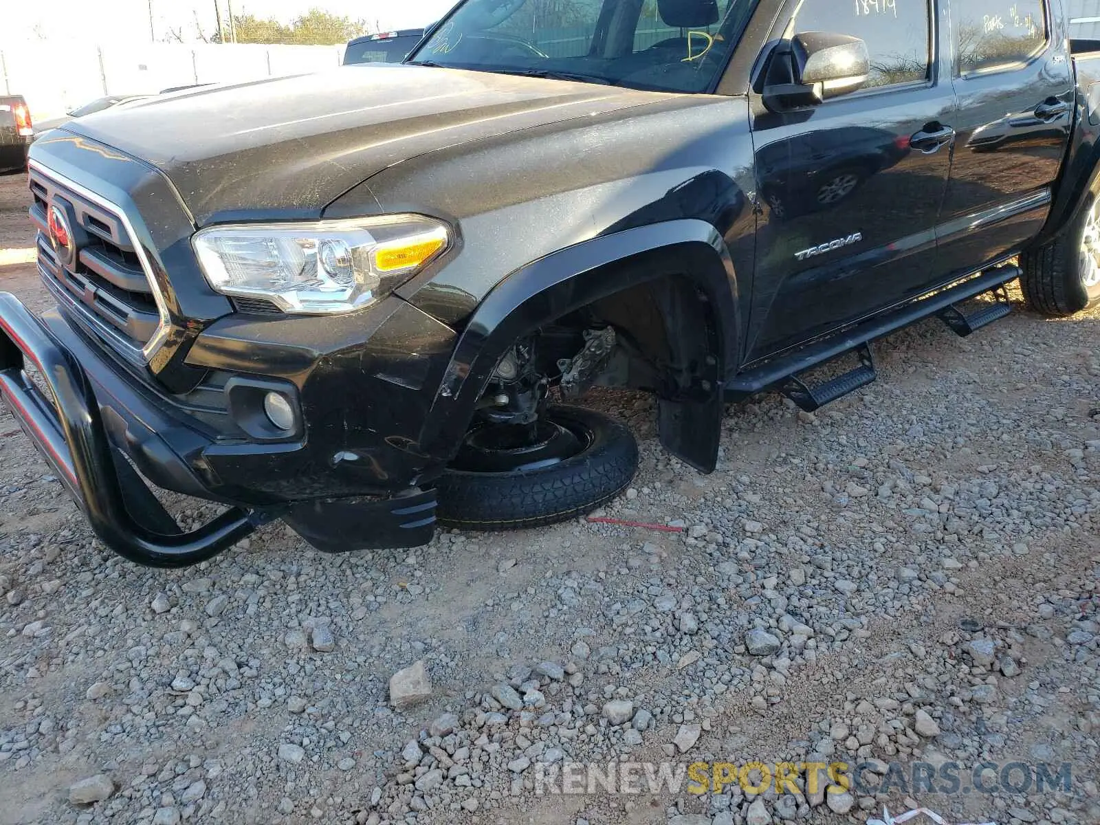 9 Photograph of a damaged car 5TFAZ5CN6KX073317 TOYOTA TACOMA 2019