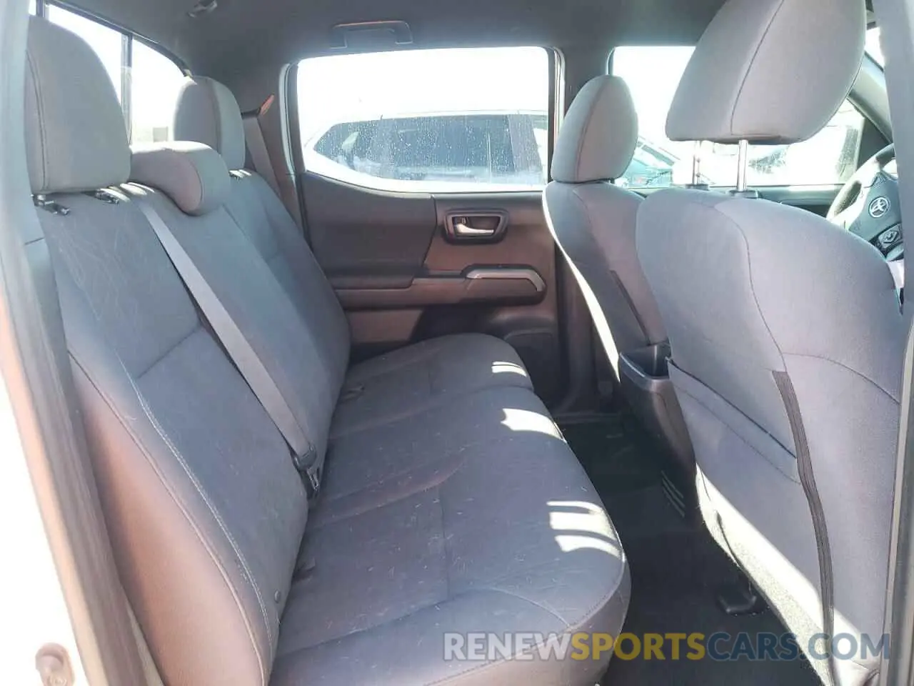 6 Photograph of a damaged car 5TFAZ5CN6KX079358 TOYOTA TACOMA 2019