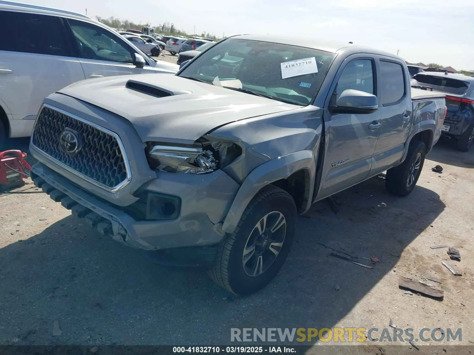 2 Фотография поврежденного автомобиля 5TFAZ5CN6KX082065 TOYOTA TACOMA 2019