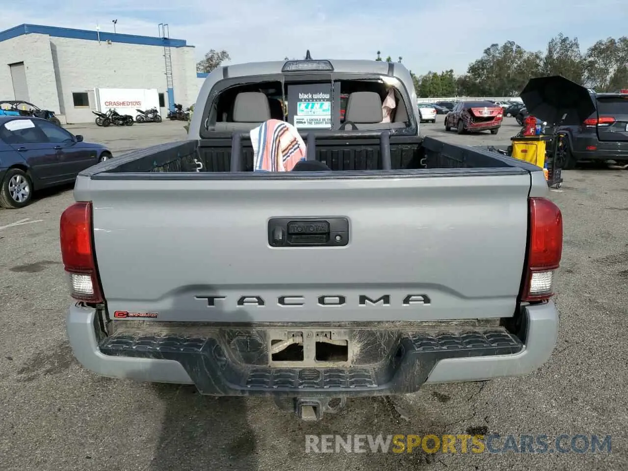 6 Photograph of a damaged car 5TFAZ5CN7KX072824 TOYOTA TACOMA 2019
