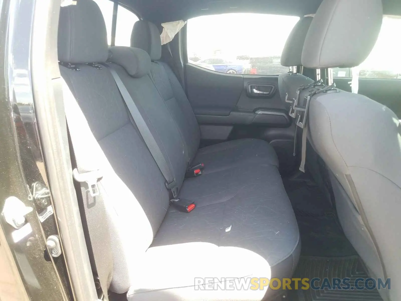6 Photograph of a damaged car 5TFCZ5AN0KX171755 TOYOTA TACOMA 2019