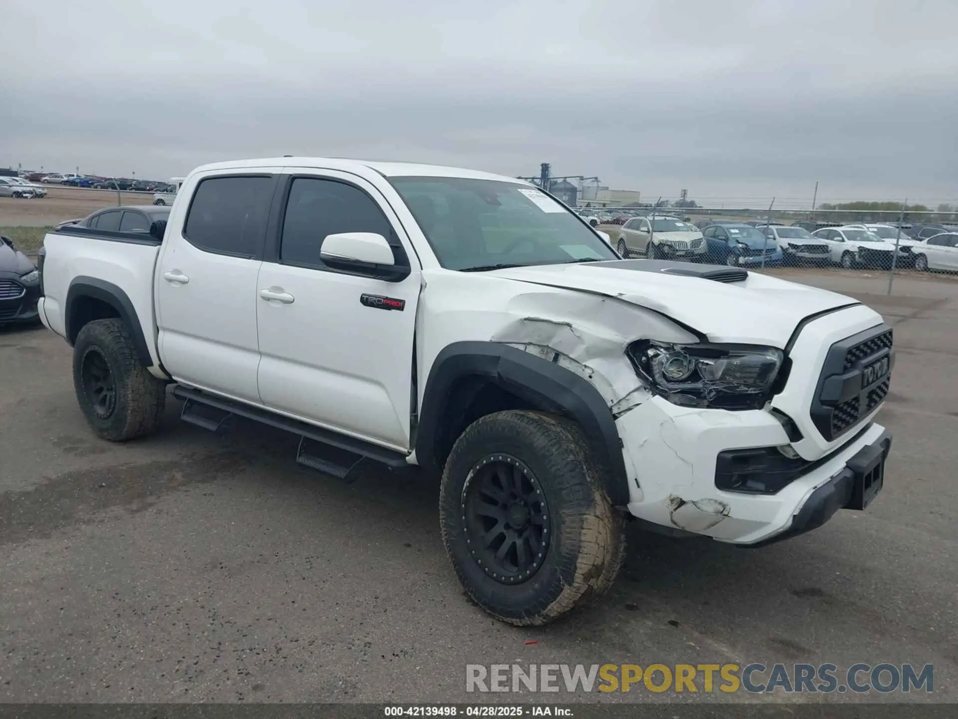 1 Фотография поврежденного автомобиля 5TFCZ5AN0KX190354 TOYOTA TACOMA 2019