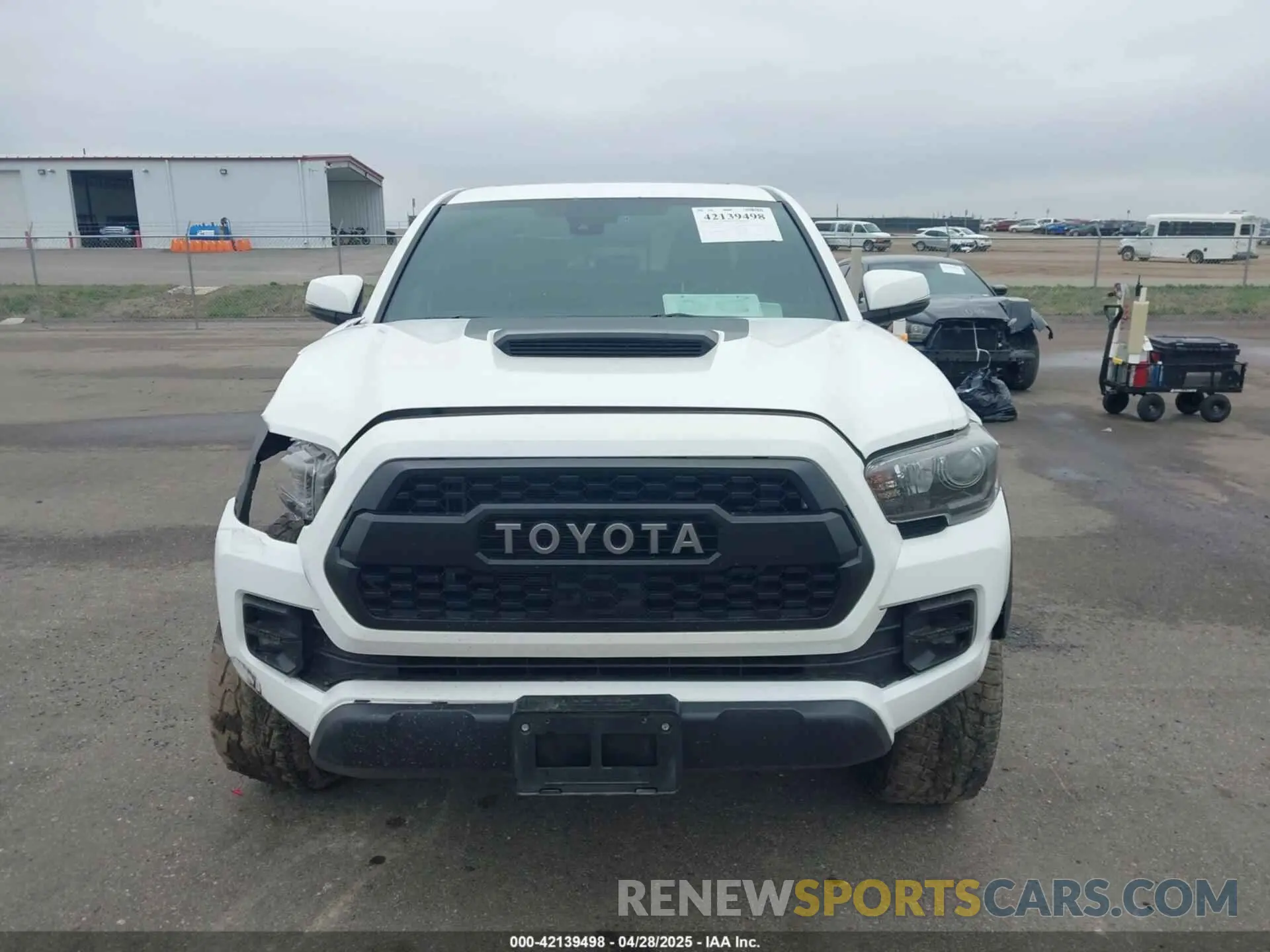 12 Фотография поврежденного автомобиля 5TFCZ5AN0KX190354 TOYOTA TACOMA 2019