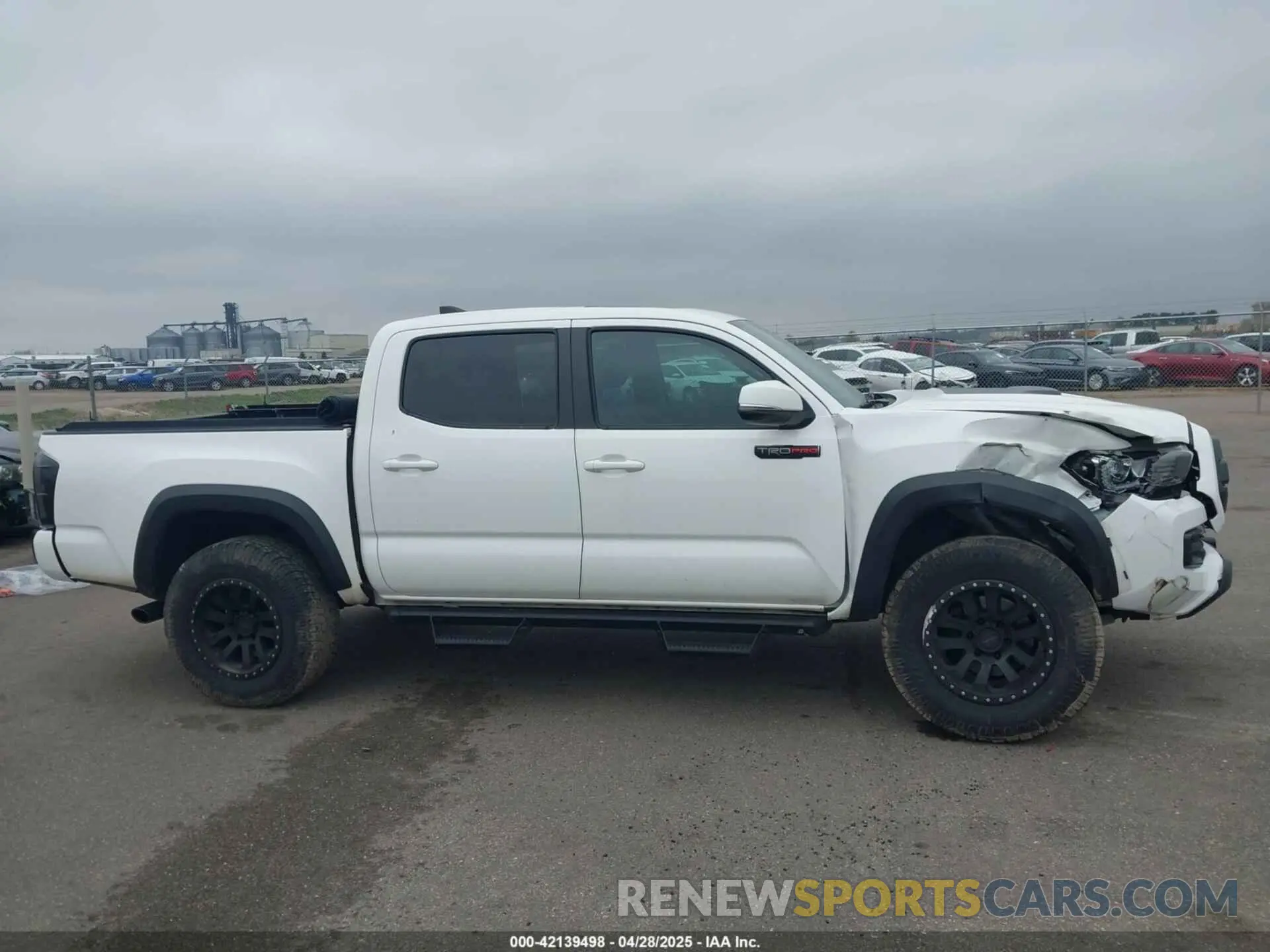 13 Фотография поврежденного автомобиля 5TFCZ5AN0KX190354 TOYOTA TACOMA 2019