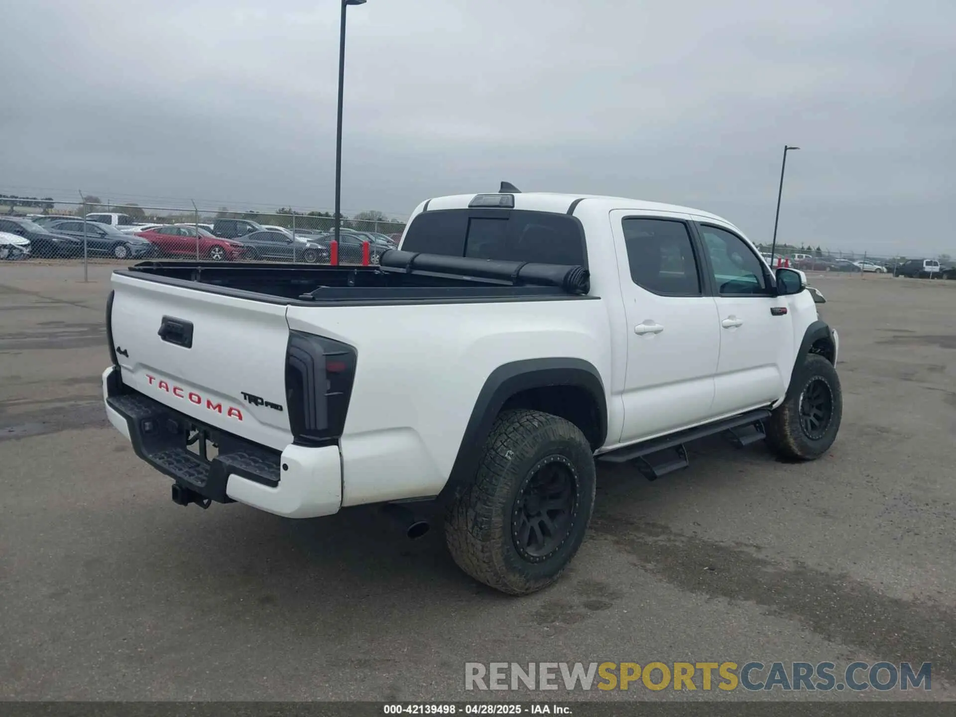4 Фотография поврежденного автомобиля 5TFCZ5AN0KX190354 TOYOTA TACOMA 2019