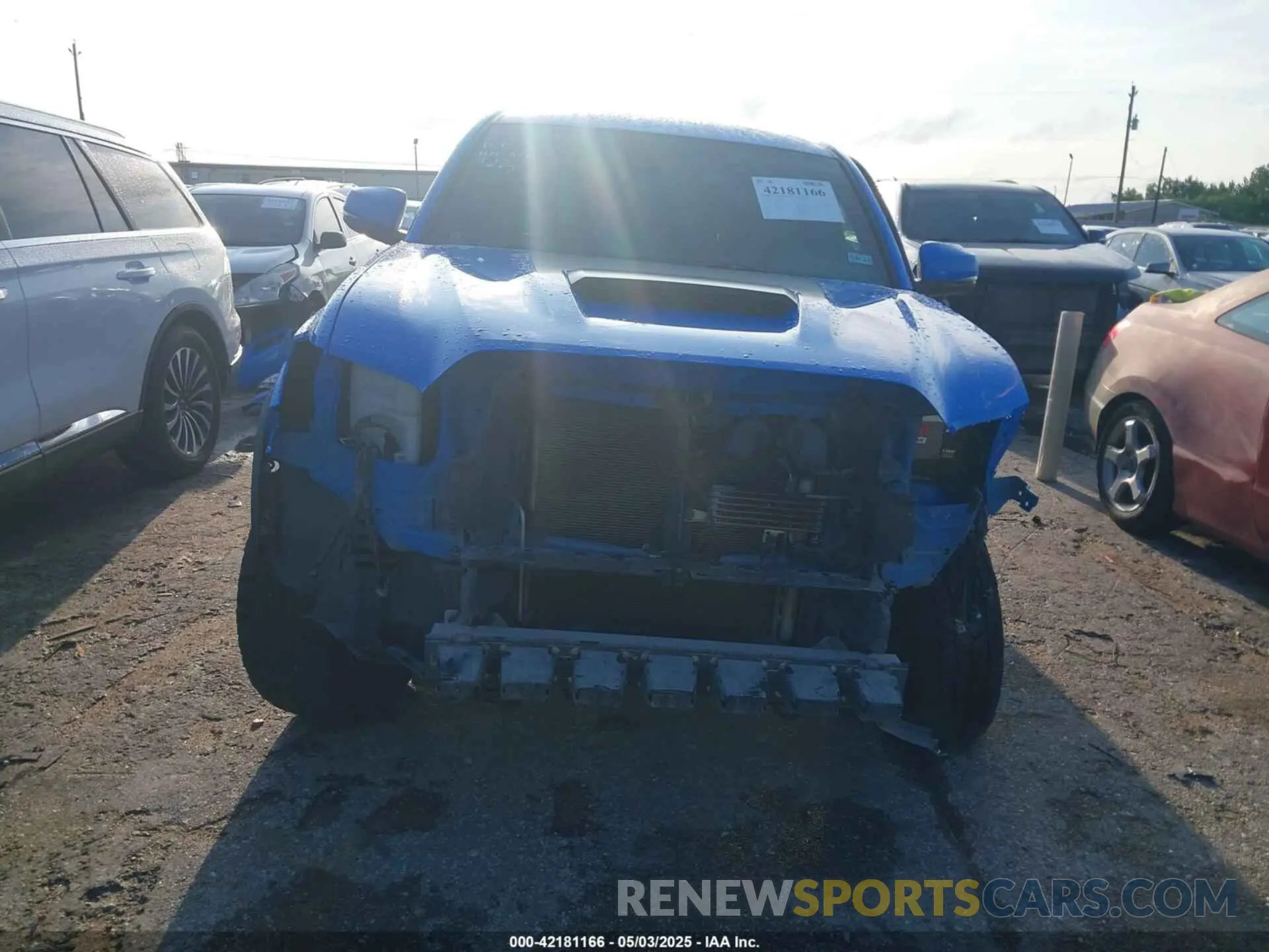 13 Фотография поврежденного автомобиля 5TFCZ5AN0KX201840 TOYOTA TACOMA 2019