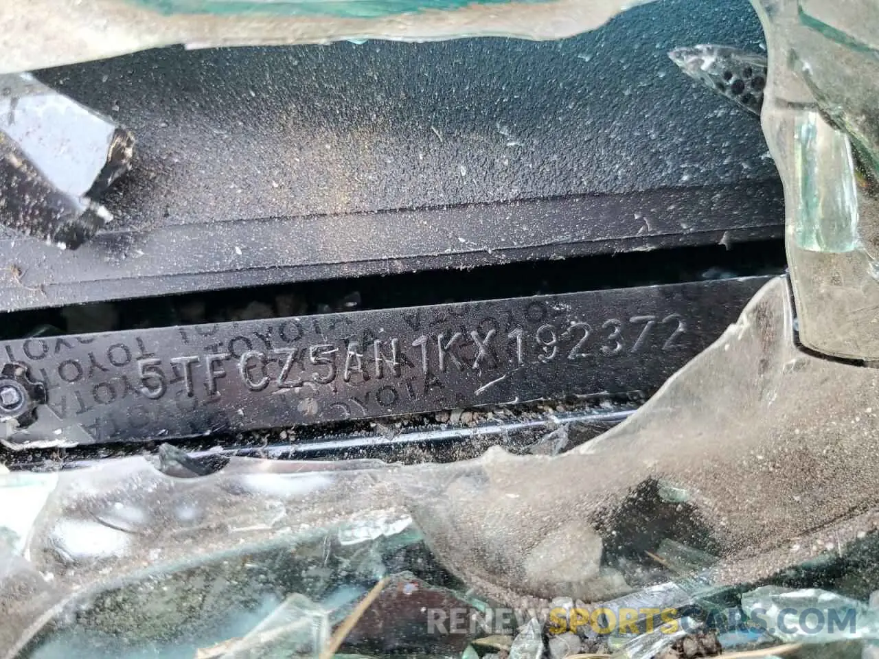 13 Photograph of a damaged car 5TFCZ5AN1KX192372 TOYOTA TACOMA 2019