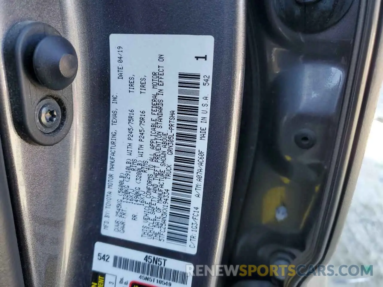 12 Photograph of a damaged car 5TFCZ5AN3KX194334 TOYOTA TACOMA 2019