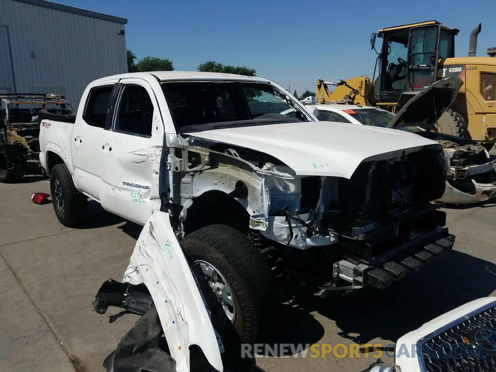 1 Photograph of a damaged car 5TFCZ5AN3KX197377 TOYOTA TACOMA 2019