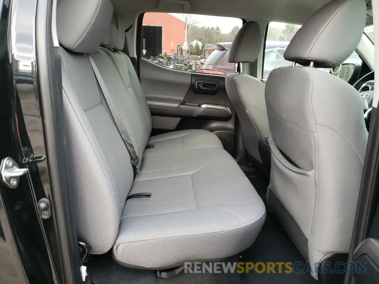 10 Photograph of a damaged car 5TFCZ5AN4KX177090 TOYOTA TACOMA 2019