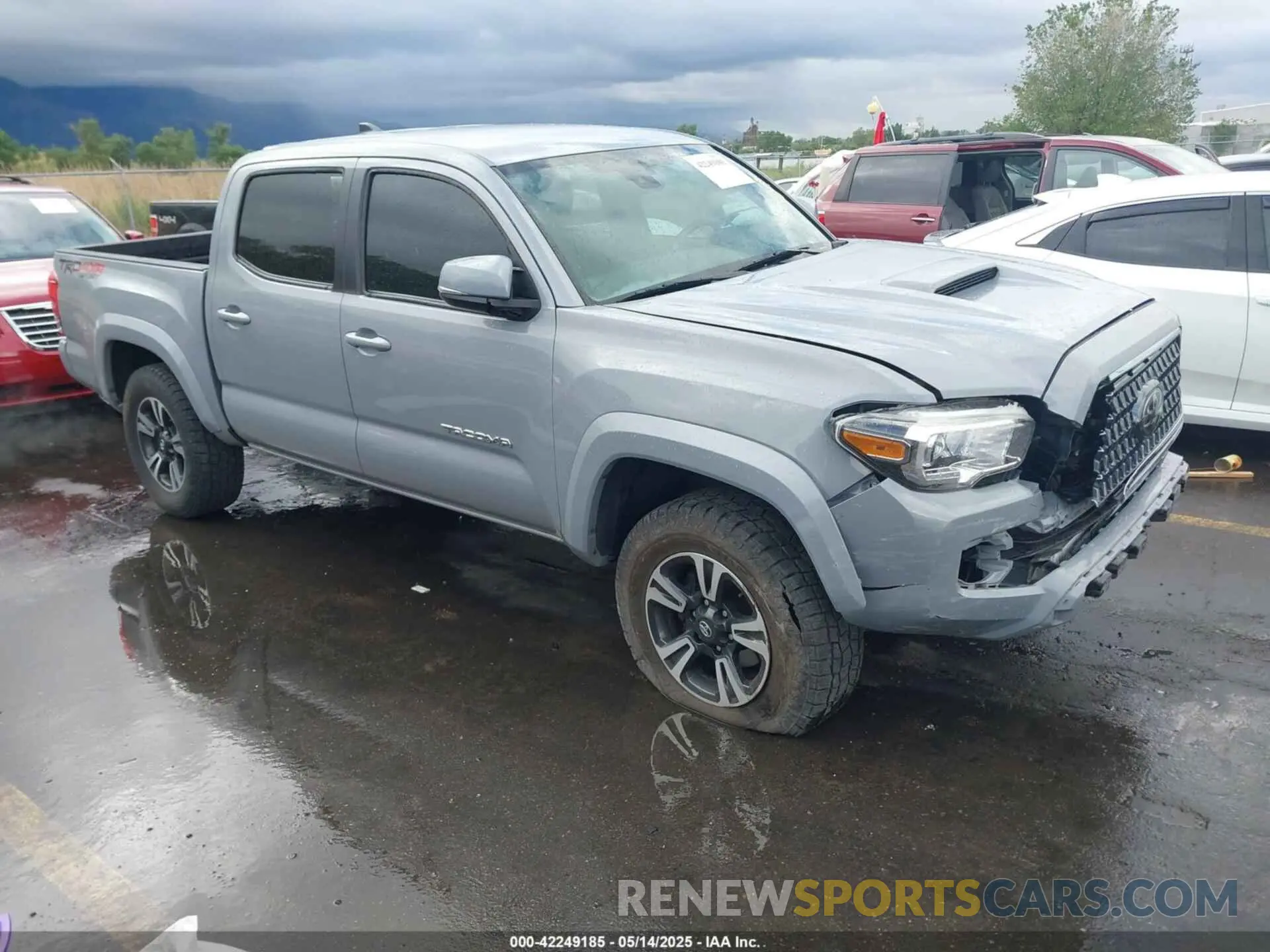 1 Фотография поврежденного автомобиля 5TFCZ5AN5KX175820 TOYOTA TACOMA 2019