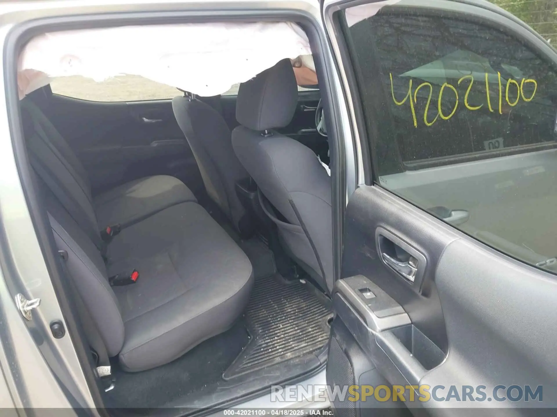 8 Фотография поврежденного автомобиля 5TFCZ5AN5KX195629 TOYOTA TACOMA 2019