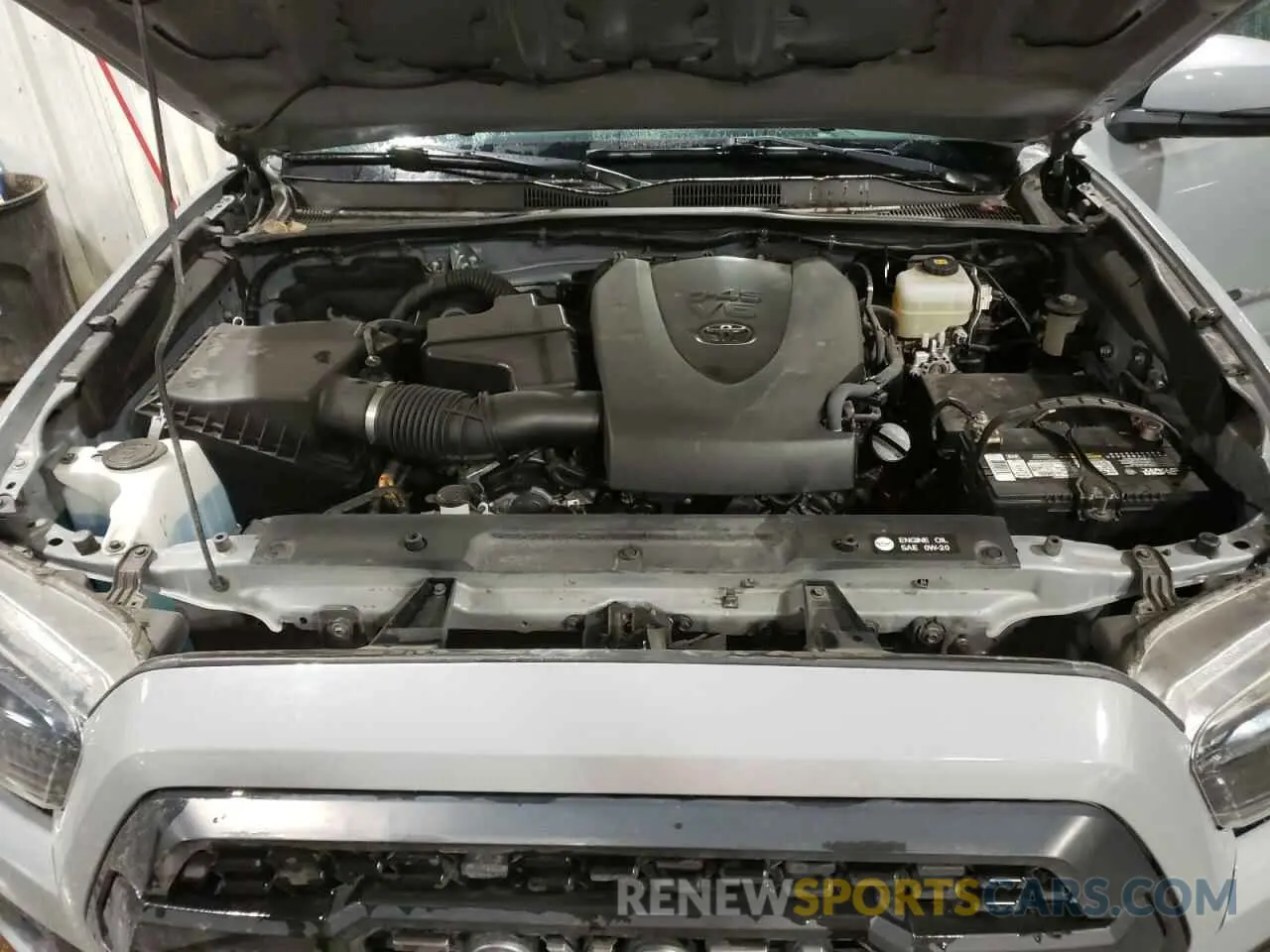 11 Photograph of a damaged car 5TFCZ5AN5KX200408 TOYOTA TACOMA 2019