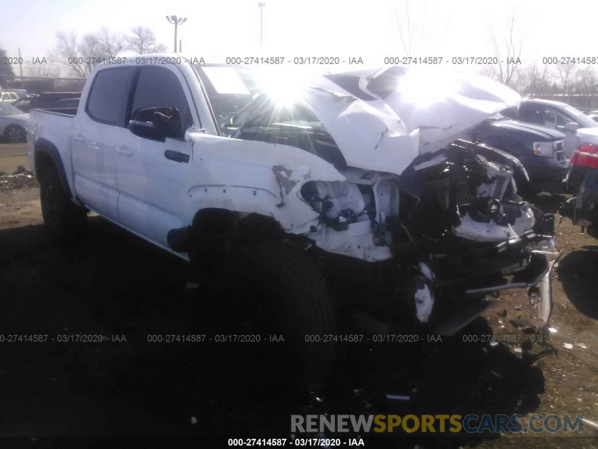 1 Photograph of a damaged car 5TFCZ5AN6KX185269 TOYOTA TACOMA 2019