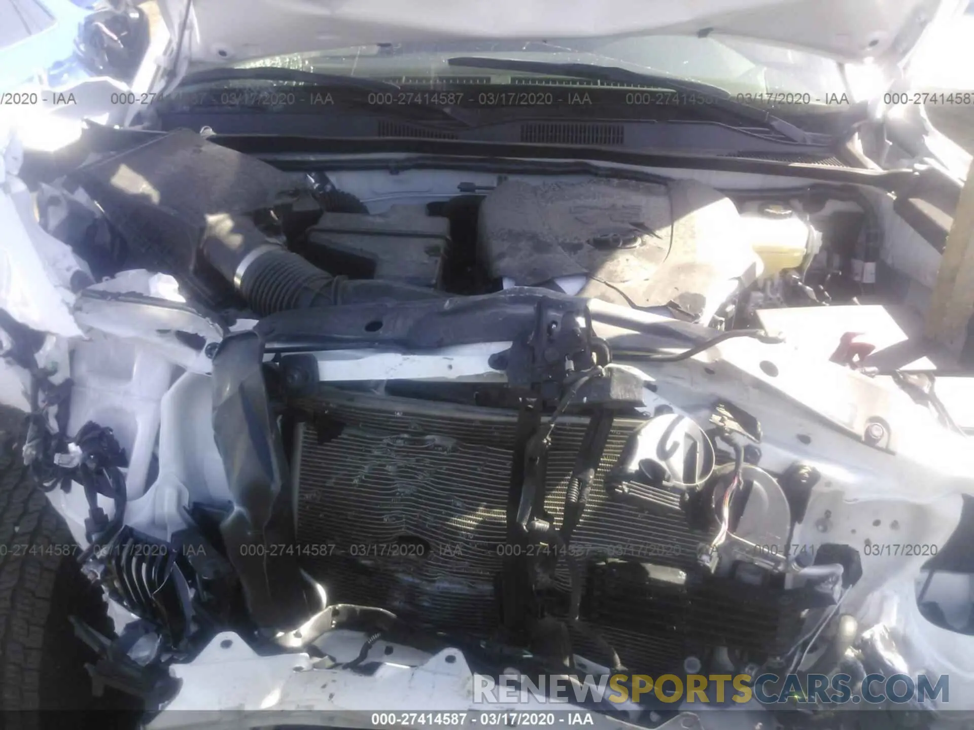 10 Photograph of a damaged car 5TFCZ5AN6KX185269 TOYOTA TACOMA 2019