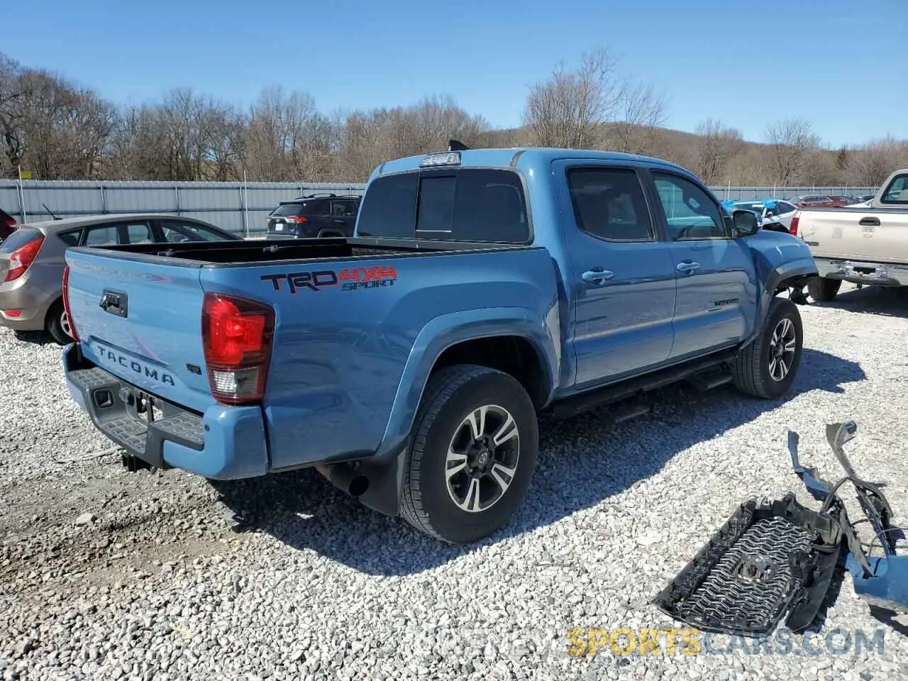 3 Photograph of a damaged car 5TFCZ5AN6KX208887 TOYOTA TACOMA 2019