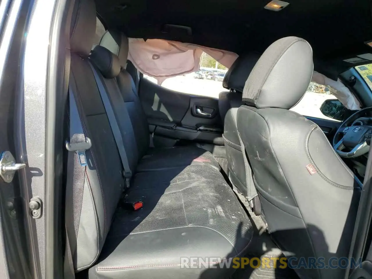 10 Photograph of a damaged car 5TFCZ5AN7KX190206 TOYOTA TACOMA 2019