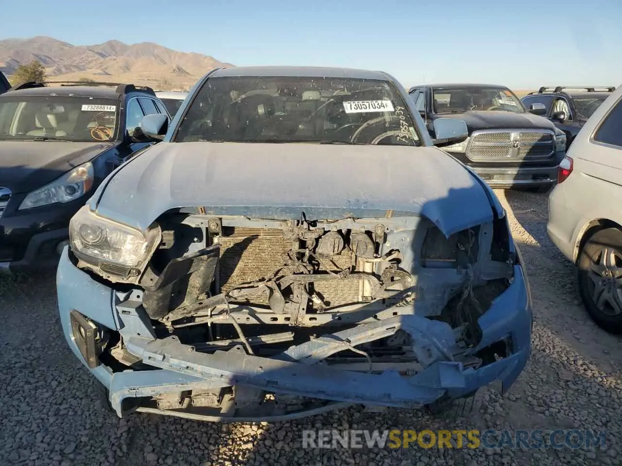 5 Photograph of a damaged car 5TFCZ5AN7KX199066 TOYOTA TACOMA 2019