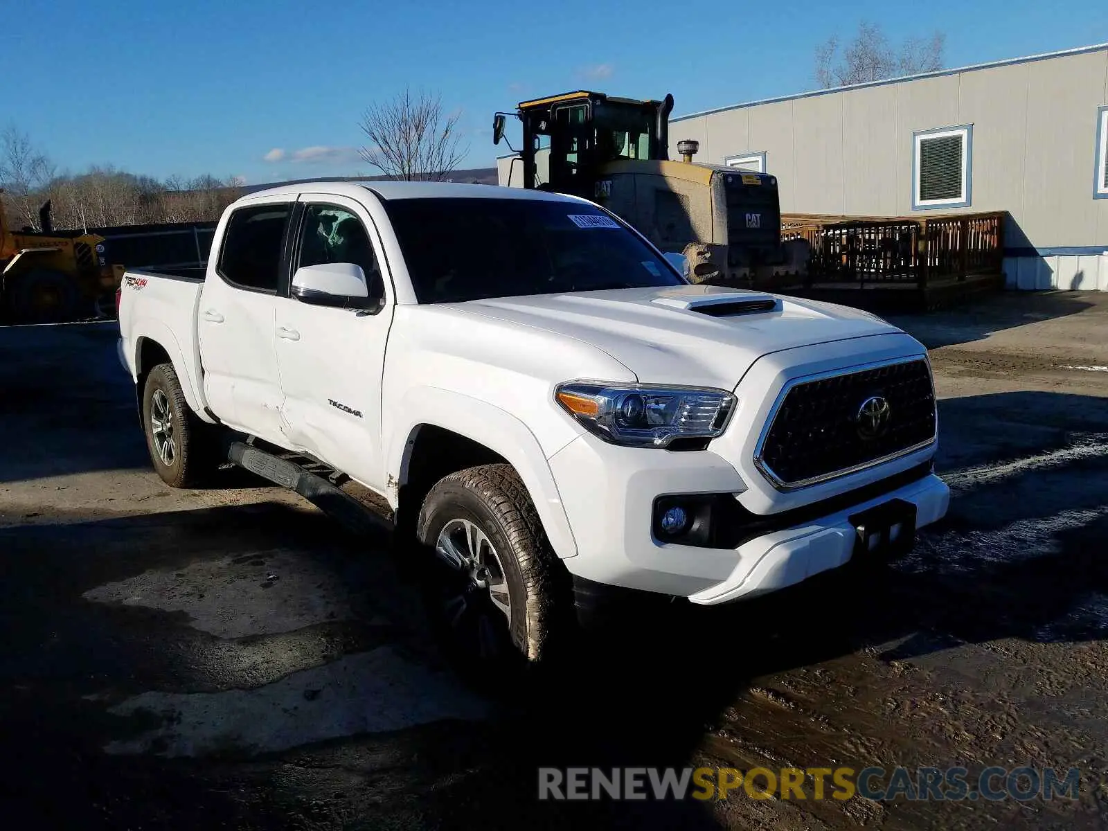 1 Photograph of a damaged car 5TFCZ5AN8KX191171 TOYOTA TACOMA 2019