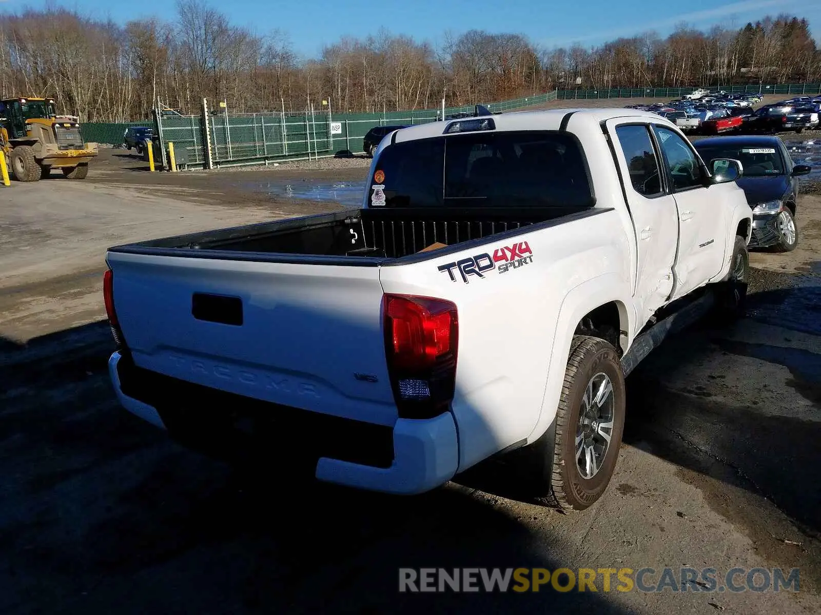 4 Photograph of a damaged car 5TFCZ5AN8KX191171 TOYOTA TACOMA 2019