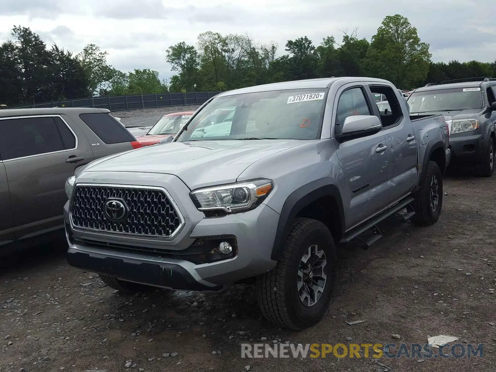 2 Photograph of a damaged car 5TFCZ5AN8KX192255 TOYOTA TACOMA 2019
